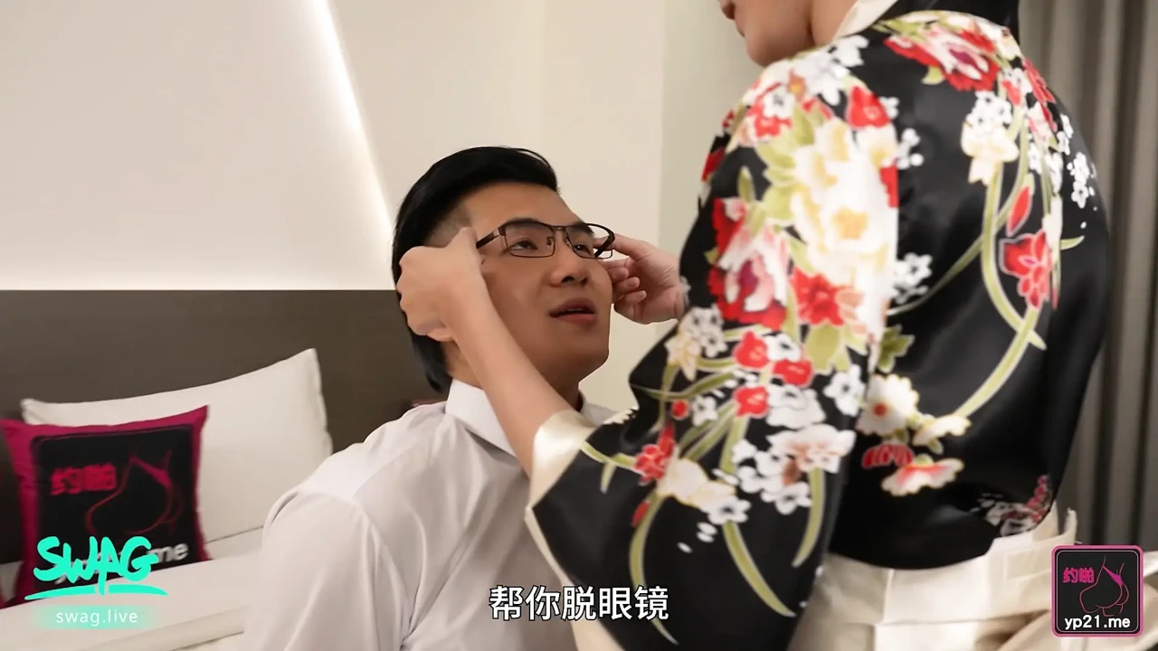 Hook Up With Asian Petite And Making Her Swallow My Cum.
