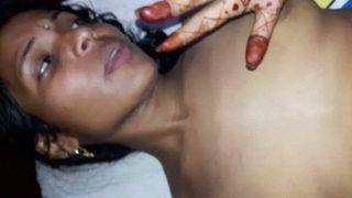 Cewek India Pake Mehandi, Memeknya Digenjot Habis-habisan