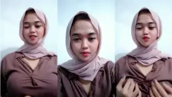 Hijaber Seksi Remas-remas Tetek Bikin Pascol Makin Tegang.