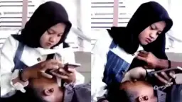 Jilbab Abg Nyusuin Pacar Di Warung Kopi, Bikin Suasana Makin Basah.