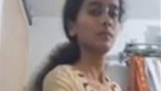 Tonton Video Mandi Sendirian Si Desi Seksi Berbadan Ramping, Bikin Ngiler.
