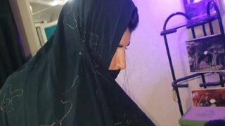 Video Mesum Bangladesh, Pria Grepe-grepe Pembantu Hijabnya