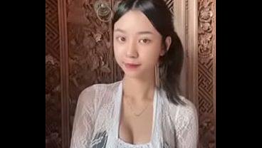 Sindi, Si Gadis Binal Yang Bikin Malam Makin Panas