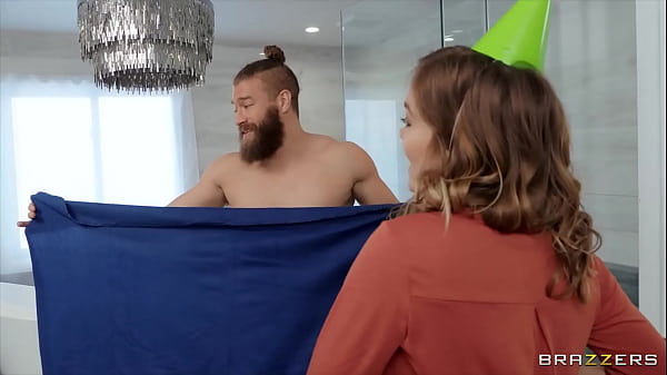 Ngewein Bareng Roommate Lesbian Panas / Brazzers / Download Full Di Https://zzfull.com/roomm