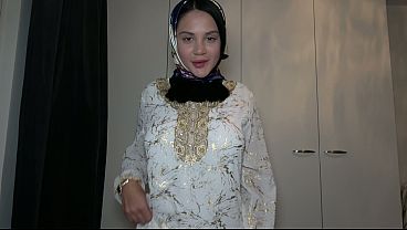 Pov – Ngewein Adik Tiri Muslimah Berjilbab, Romantis Tapi Liar
