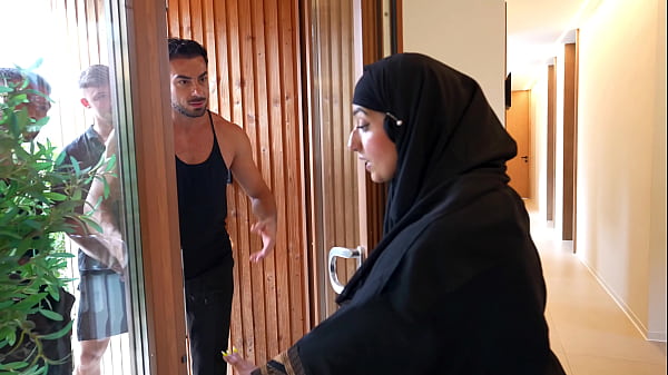Gadis Arab Mau Jaga Keperawanan Buat Nikah, Malah Digebuk Berempat.