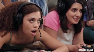 Main Mode: Ngewe Bareng Buat Cewek Gamer / Raja Dunia Nyata
