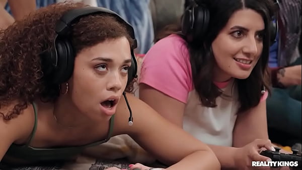 Main Mode: Ngewe Bareng Buat Cewek Gamer / Raja Dunia Nyata