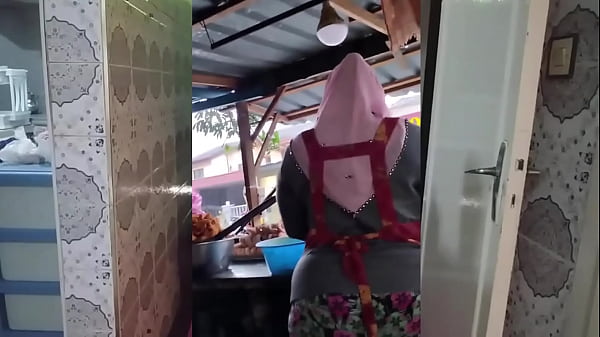 Montok Banget Tante Hijab Indonesia, Bikin Greget