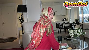 Ngentot Adik Tiri Hijabku Setelah Dia Selesai Beberes Rumah