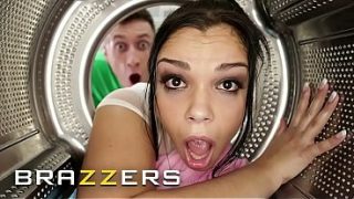 Brandal – Para Cewek Cantik Macet Di Jalan, Akhirnya Nge-seks Liar Di Dalam Mobil Sama Bintang-bintang Terpanas Brazzers