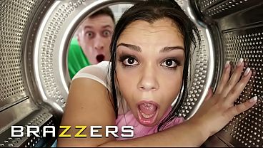 Brandal – Para Cewek Cantik Macet Di Jalan, Akhirnya Nge-seks Liar Di Dalam Mobil Sama Bintang-bintang Terpanas Brazzers