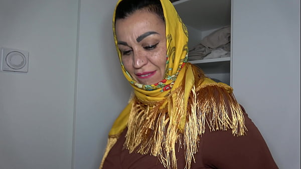 Ngencengin Bokep Arab, Tante Besar Berhijab Diobok-obok Sampai Muncrat