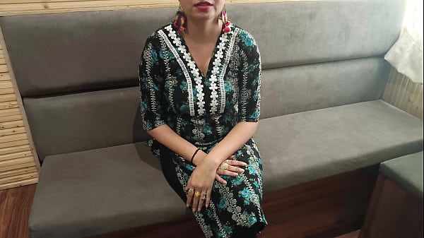 Jija Ji Ketagihan Ngintip Tubuh Seksi Saali, Akhirnya Mainin Memek Dan Bontotnya Sambil Dengerin Suara Hindi.