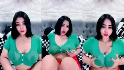 Mango Si Toge Cantik Coli Sambil Ngemut Coklat Sandra Sampai Basah.