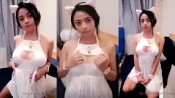 Miera Pamer Body Pakai Kostum Kucing, Bikin Horny Banget.