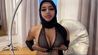 Gadis Arab Berhijab Digebukin Habis Sama Cowok Kekar