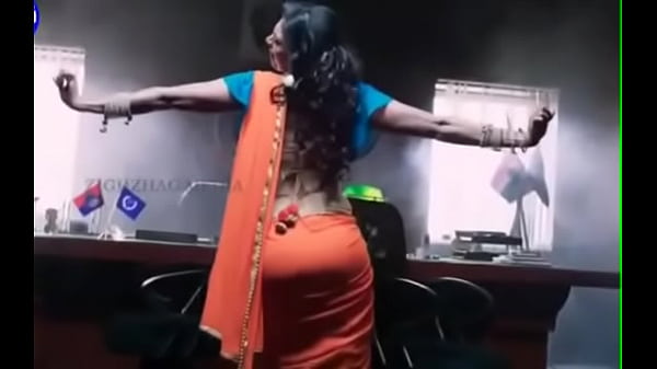 Desi Pantat Montok Di Balik Saree
