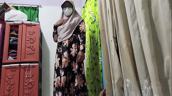 Bu Guru Gregetan Liat Murid Colmek, Langsung Diajak Crot Dalam.