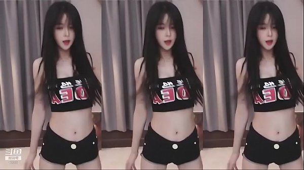 Cô Gái Trung Quốc Khoe Thân Hình Nuột Nà, Nhảy Múa đầy Gợi Tình