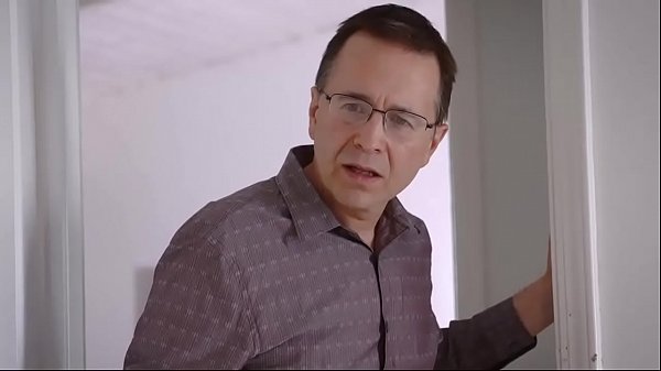Ngentotin Ibu Tiri Panasku Di Hari Ulang Tahunnya
