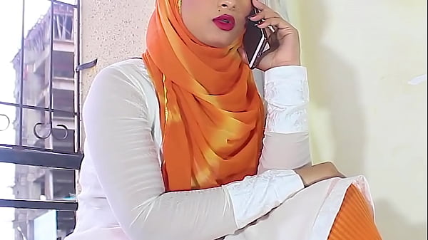 Salma Si Cewek Hijab Lagi Ngentot Temen, Suara Hindi Mesum Bikin Basah.