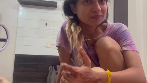 Desi Cewek Ngerasain Jari Kotor Di Lubang Belakang Dari Kakak Tiri