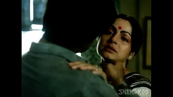Rakhee Ngewe Panas – Paroma – Film Hindi Jadul (360p)
