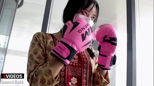 Gadis Petarung Ufc Desi Pukul Kayak Pro, Bikin Mulus Sambil Tersenyum Nakal