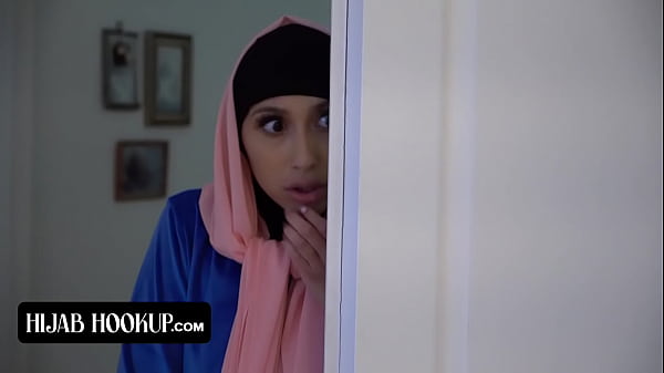 Ngentot Memek Sempit Cewek Cantik Berhijab Diperkosa Guru Mesum
