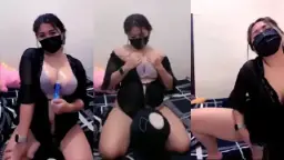 Zaraa Nih, Crotnya Muncrat Pas Elus-elus Memek Basahnya.