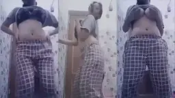 Baby Rachel Gogo Live Pamerin Toket, Bikin Muncrat Banget