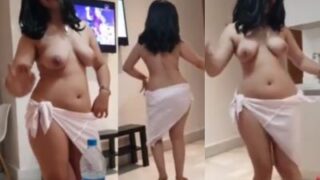 Bokep Seksi Goyang Telanjang Ala Bollywood Bikin Makin Basah.