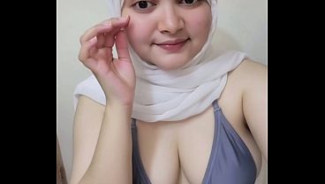Awal-awal Goyang Twerk Pake Hijab, Bikin Makin Panas Dan Basah
