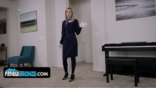 Blonde Babby Allie Nicole Disetubuhi Sampai Penuh Sama Bokap Tiri Yang Horny