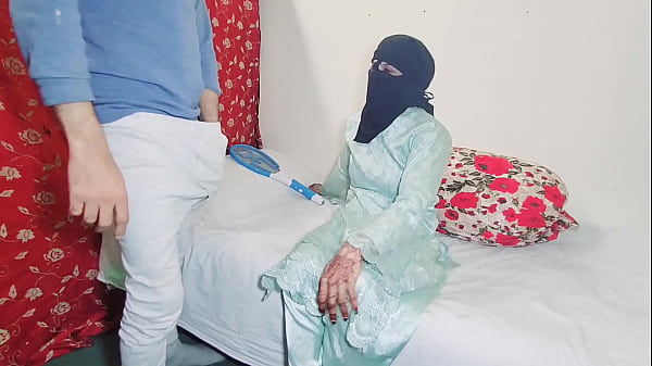 Tusuk Memek Sange Cewek India Montok Dari Belakang, Kontol Gede Masukin Ke Pantat Montoknya Sambil Ngomong Jorok Pake Bahasa Hindi