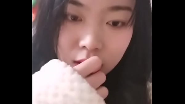 Cewek China Imut, Siap Digoyang Pelan-pelan Sampe Merintih Manja.