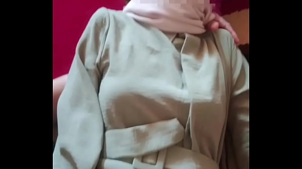 Saudari Tiri Berhijab Digebuki Nafsu Di Momen Lebaran Yang Panas