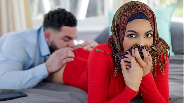 Anjing! Stepbro Mau Ngajarin Step-sister Hijabnya Soal ‘seni’ Ranjang Sebelum Nikah – Hijab Panas Menggoda
