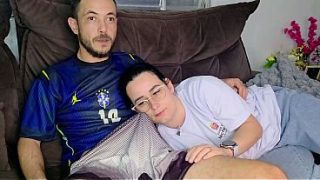 Ipar Tiri Digoda Abangnya Sambil Nonton Timnas Brasil, Makin Panas Gara-gara Goyangannya