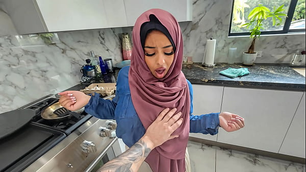 Istri Hijab Hot Nekat Belajar Ngeblow Dan Ngomong Kotor Demi Selamatkan Pernikahan – Nikmatin Aja.