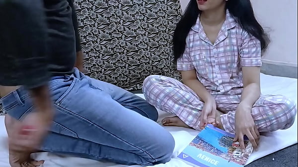 Mosi Ki Ladki Ko Nangaa Karke Chodne Ka Maza, Family Sex Ki Garmi.